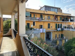 Corso IV Novembre Pentavani con Terrazzi e Posto auto